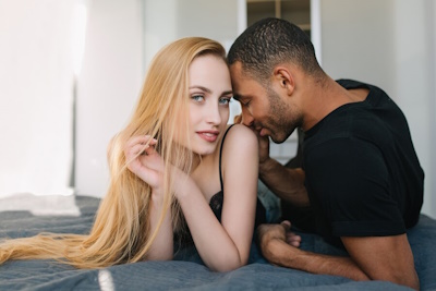 Woman looking for man in Pune